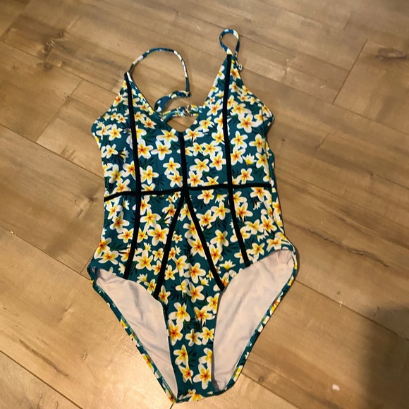 Cupshe One piece - Picture 1 of 4